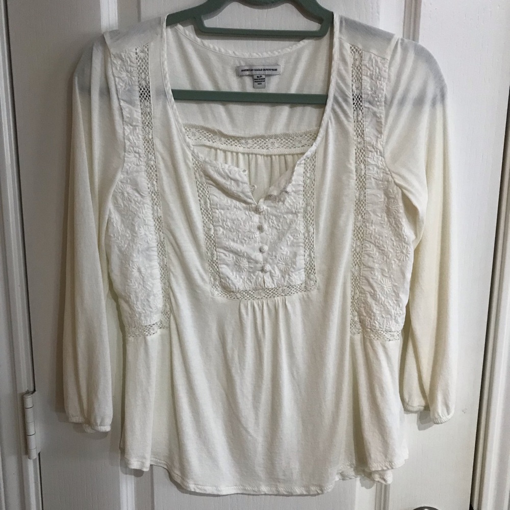 American eagle off white shirt